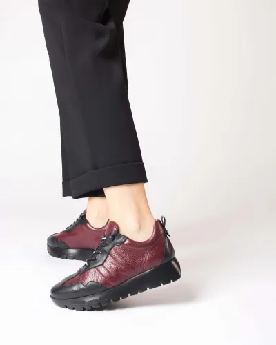 Wonders sneakers A2450 supra negro vino granate
